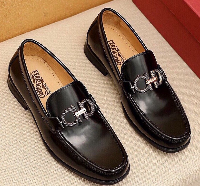 Ferragamo Men's Black Hardware Loafers - Apron-Toe Stitching