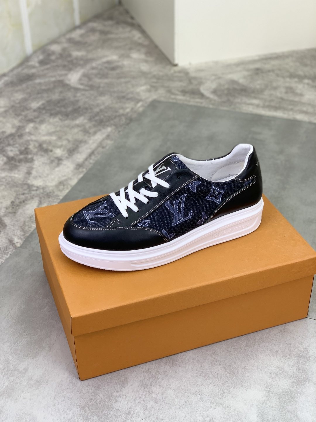 Louis Vuitton Patterned Low-Top Sneakers