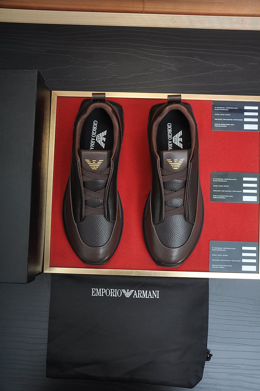 Armani Eagle-Accent Low-Top Sneakers